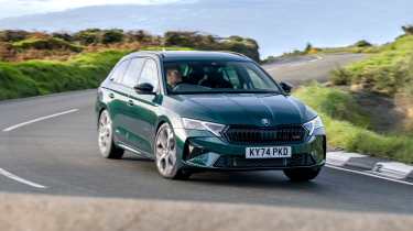 Skoda Octavia Estate vRS - front cornering